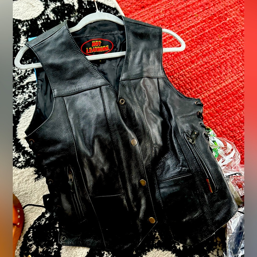 Ladies leather vest small